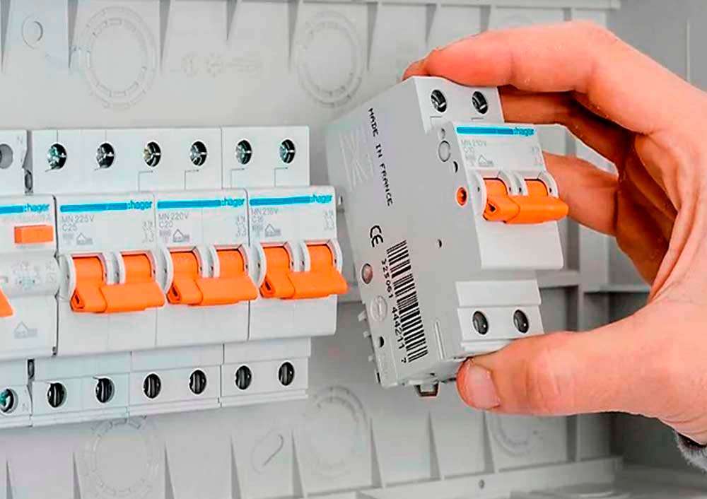 Elektromos védelem és vezérlés