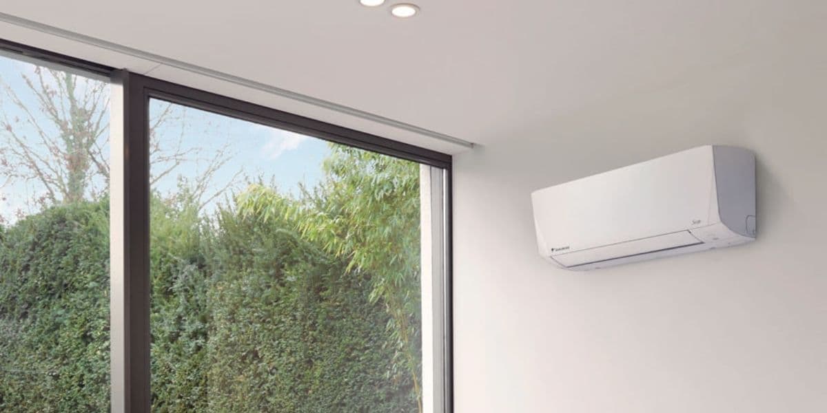 What is the ideal temperature for air conditioning in summer