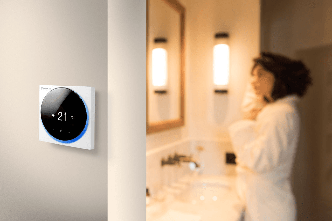 Vezetékes termosztát Daikin Madoka BRC1H52W hivatkozással BRC1H52W a márkától DAIKIN