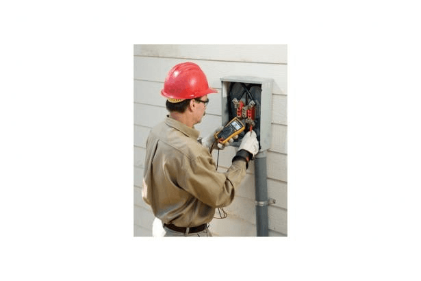 Fluke 113 digitális multiméter hivatkozással 3088053 a márkától FLUKE