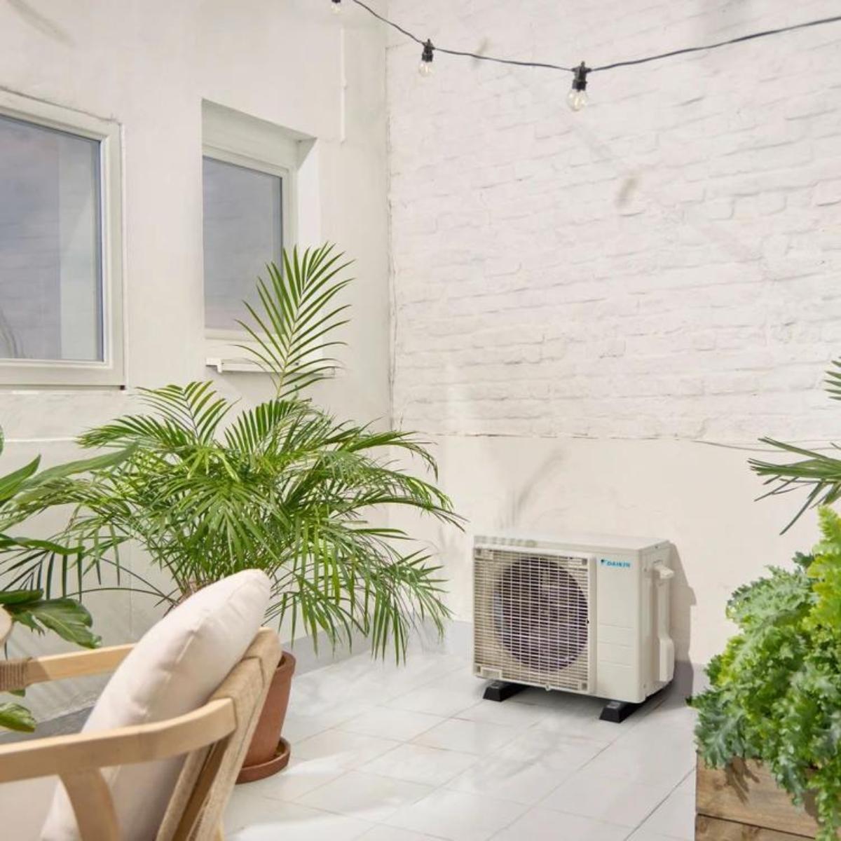 Daikin Sensira TXF35F 3,5 kW 12000 BTU wifi-s légkondicionáló hivatkozással TXF35F a márkától DAIKIN