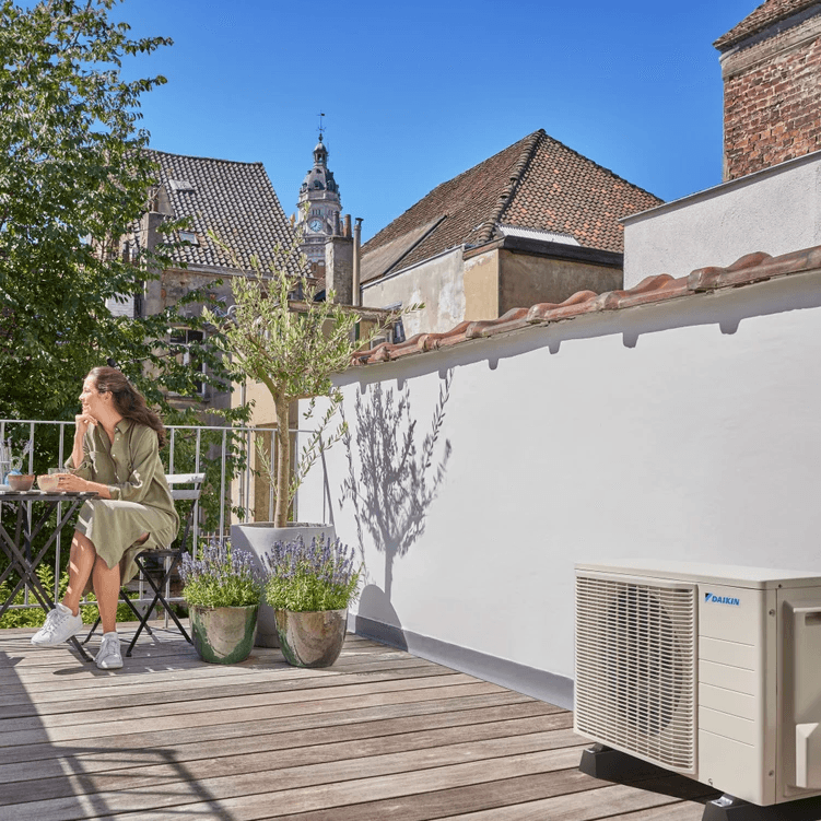 2 az 1-ben légkondicionáló wifi-vel Daikin Perfera 2,0 kW + 5,0 kW hivatkozással KITDAIPER2MXM50A2050 a márkától DAIKIN